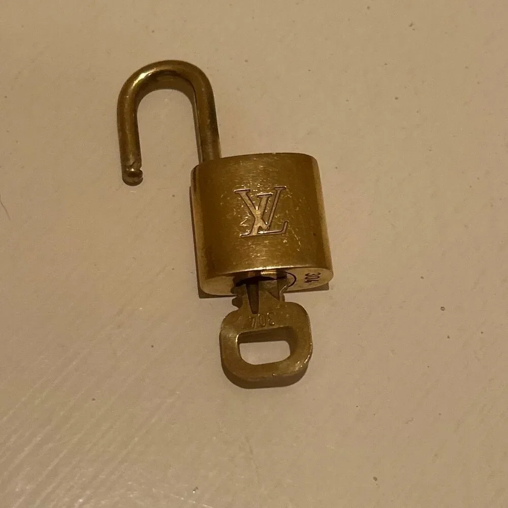 Louis Vuitton Paris Women's Padlock Lock & Key Gold Brass #304 Authentic